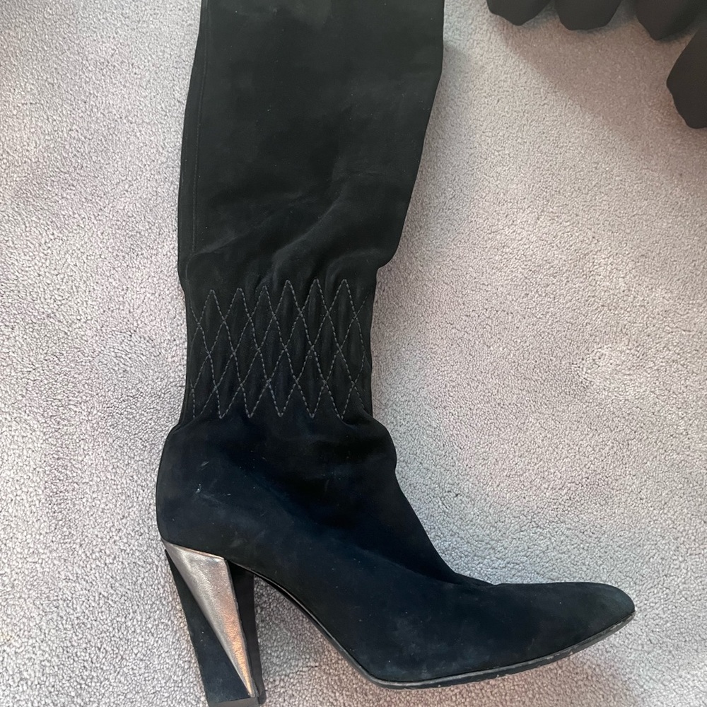 Worn but good condition -Sergio Rossi blk suede books w cinched ankle detail